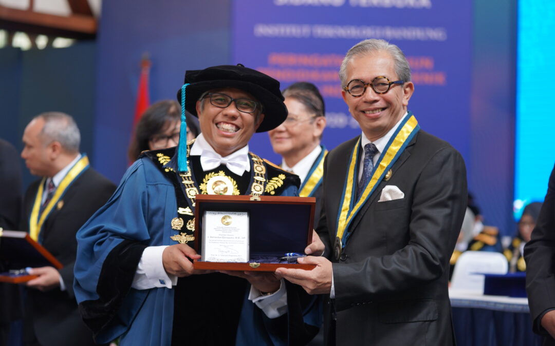 Apresiasi Pembangunan Rebana, Kepala BP Rebana diganjar Penghargaan dari ITB
